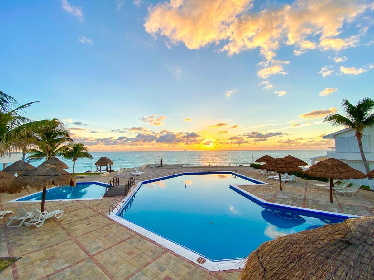 Brisas & Ocean Front Vacation Zona Hotelera