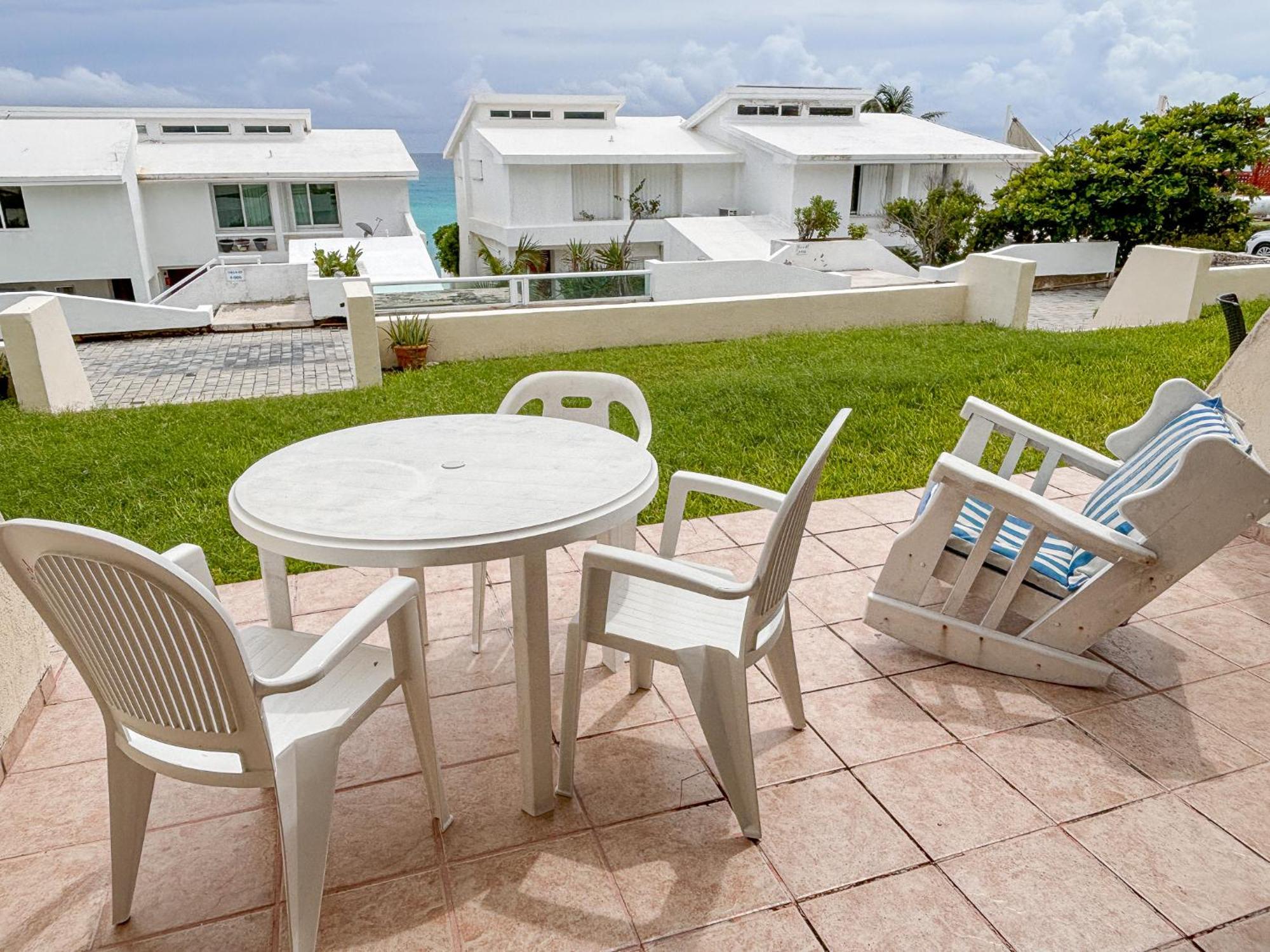 Brisas & Ocean Front Vacation Zona Hotelera *